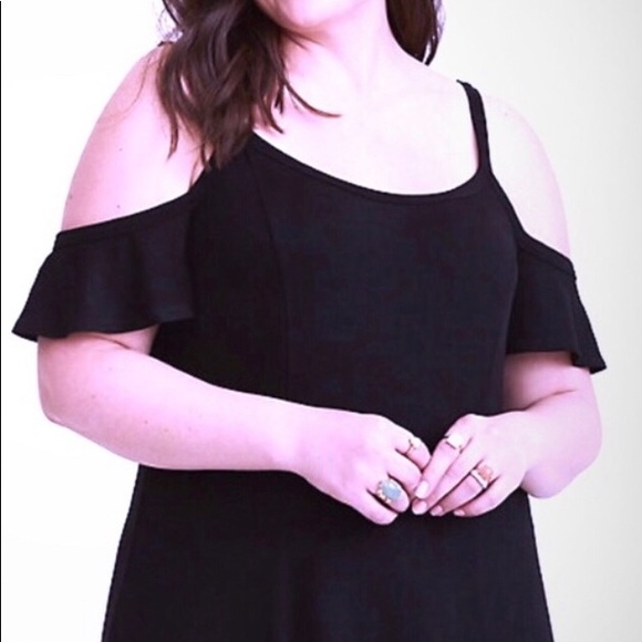 Torrid 4 Cold Shoulder Maxi Dress - NWT 4x - Picture 4 of 5